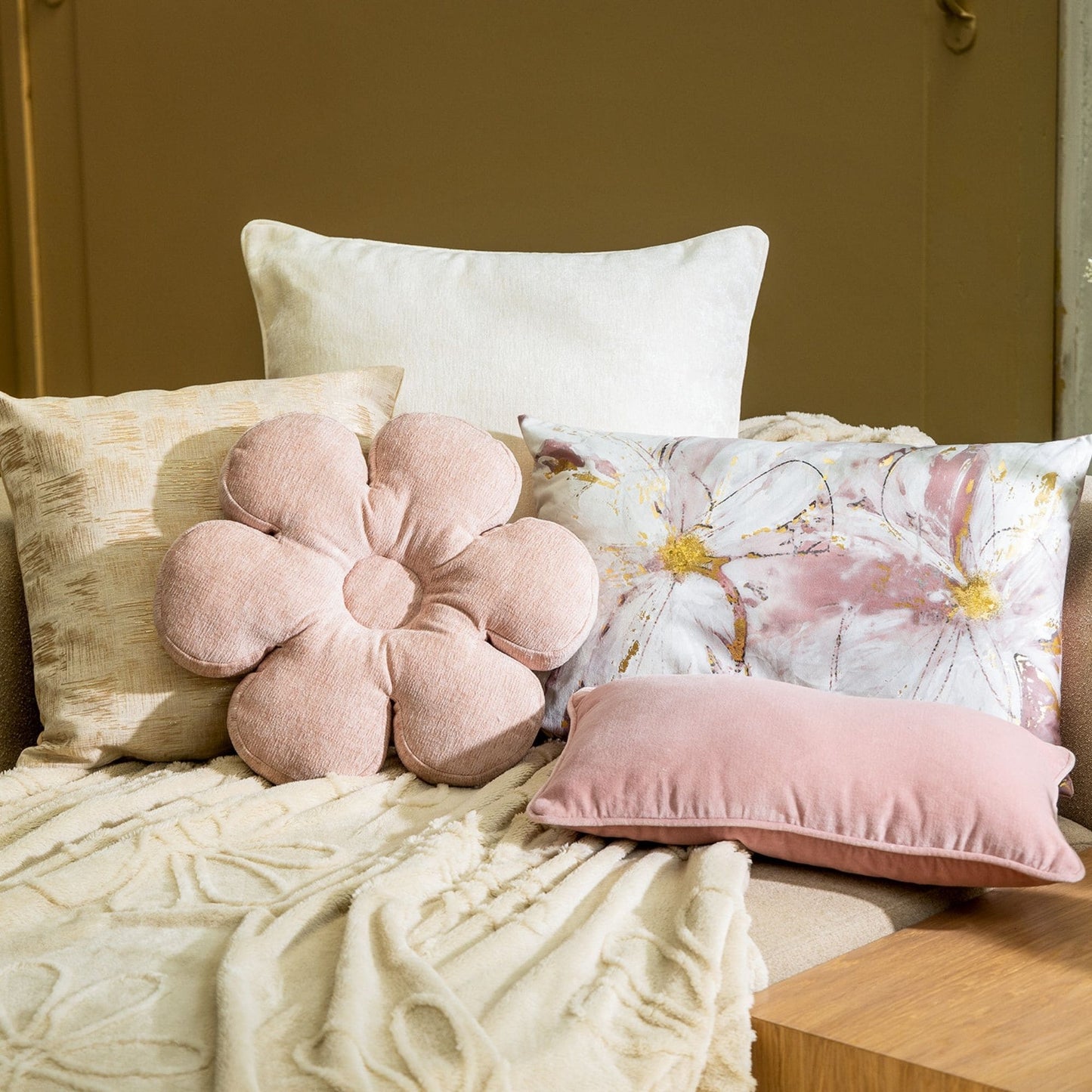 Sierkussen bloom -43 x 43 - rose tan