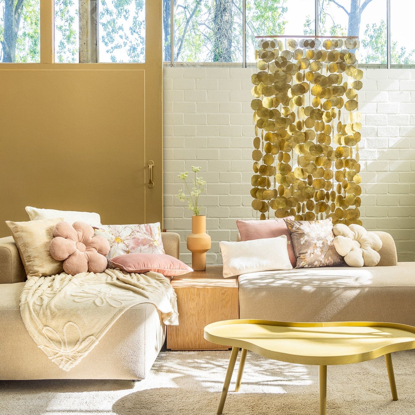 Sierkussen bloom - 43 x 43 -  beige