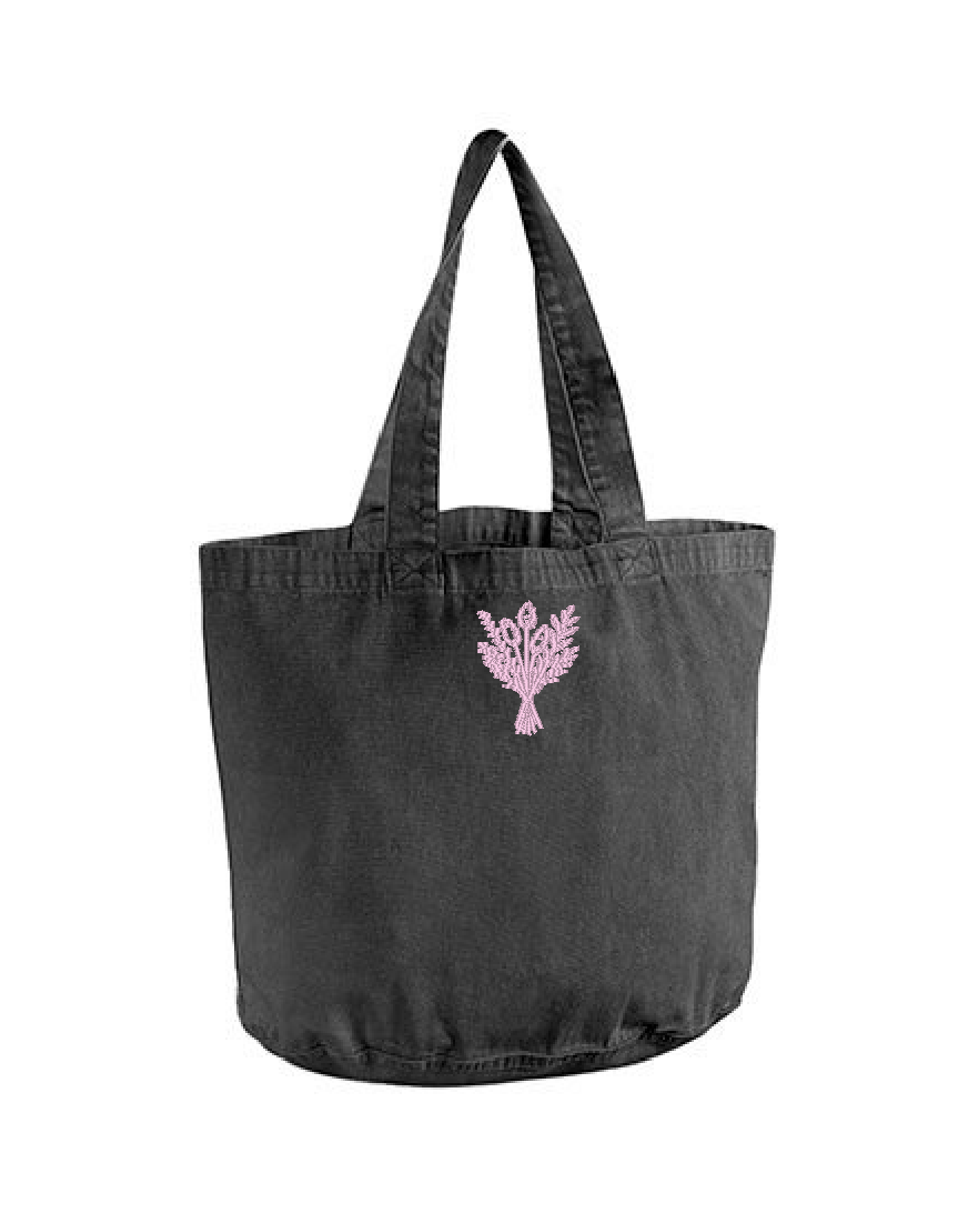 Vintage totebag met geborduurde wildbloemen
