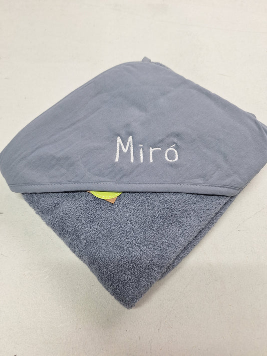 Badcape met naam geborduurd